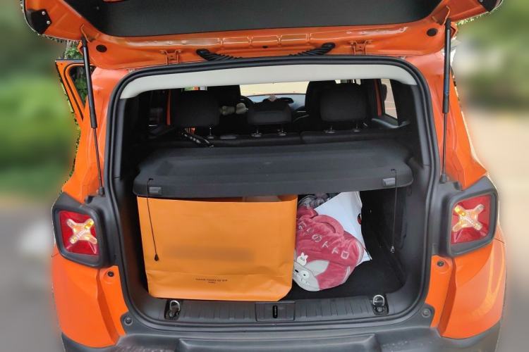 Used Jeep Renegade 2017 180T Automatic Jingneng Edition Trunk