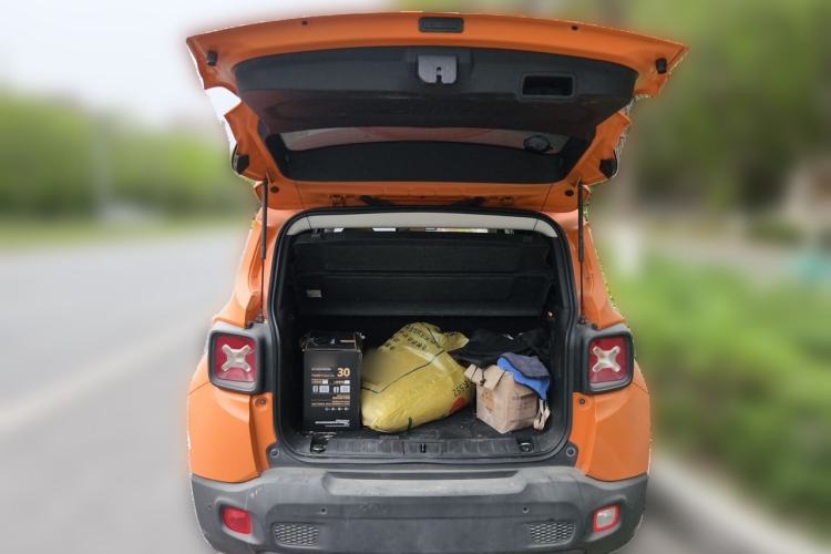 Used Jeep Renegade 2017 180T Automatic High-Energy Version Trunk