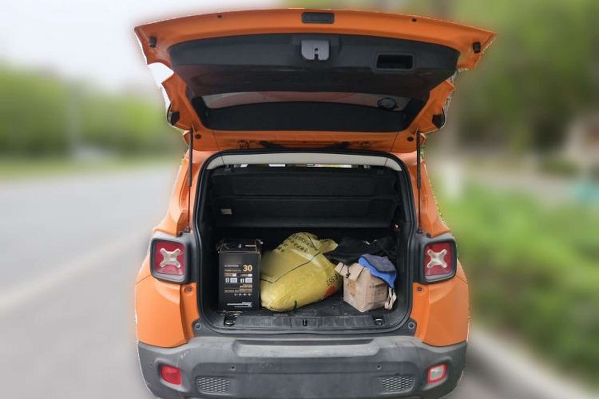 Used Jeep Renegade 2017 180T Automatic High-Energy Version Trunk