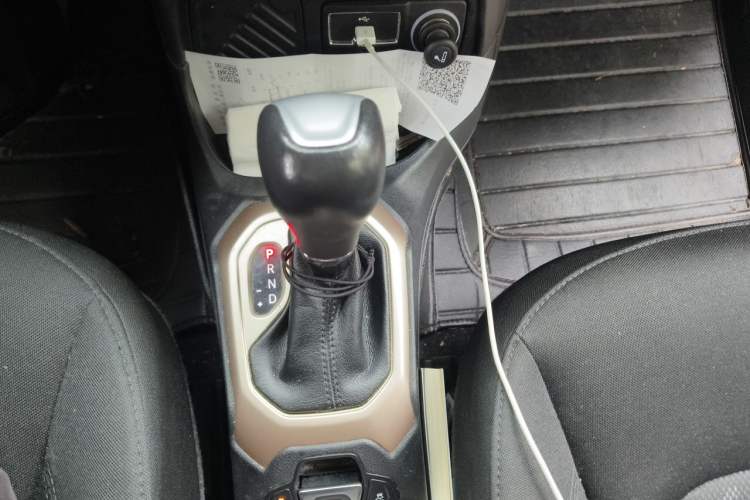Used Jeep Renegade 2017 180T Automatic Jingneng Edition Gear Lever