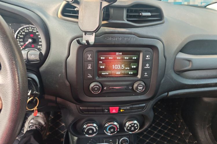 Used Jeep Renegade 2017 180T Automatic High-Energy Version Audio And AC Panel