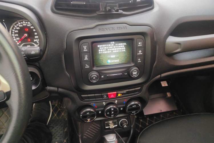 Used Jeep Renegade 2017 180T Automatic Jingneng Edition Audio And AC Panel