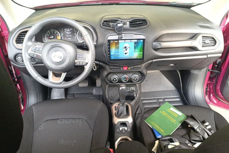 Used Jeep Renegade 2017 180T Automatic High-Energy Version Center Console