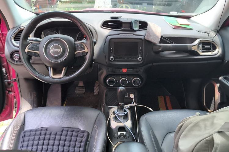 Used Jeep Renegade 2017 180T Automatic Smart Version Center Console