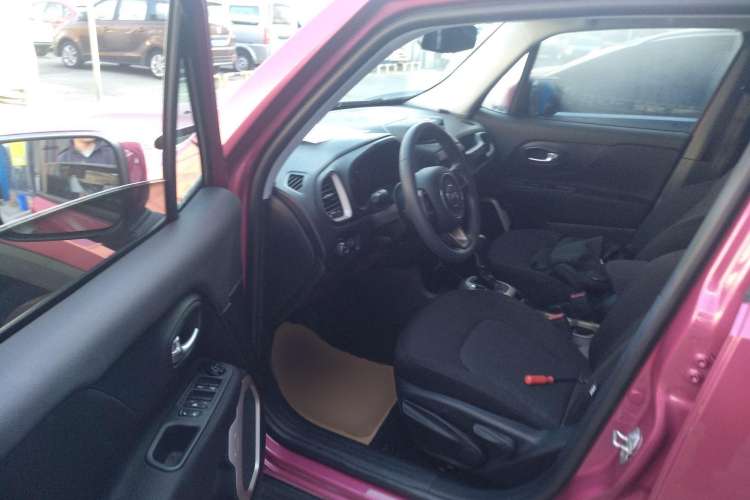 Used Jeep Renegade 2017 180T Automatic Kinetic Edition+ Driver Seat