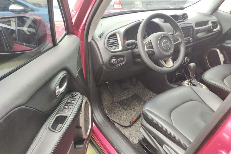 Used Jeep Renegade 2017 180T Automatic High-Energy Version Driver Seat