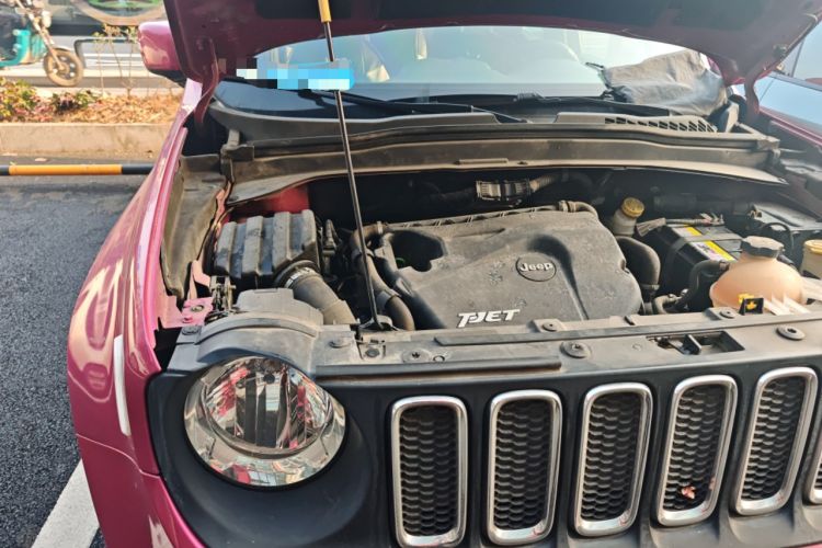 Used Jeep Renegade 2017 180T Automatic High-Energy Version Engine Bay Right