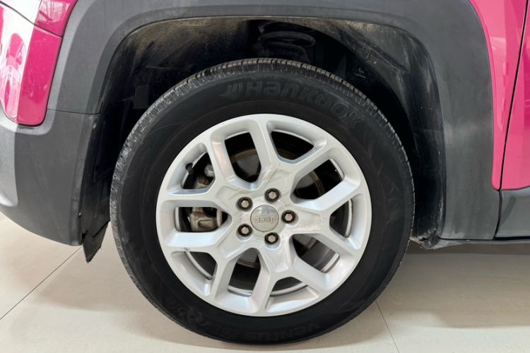 Used Jeep Renegade 2017 180T Automatic High-Energy Version Exterior 12