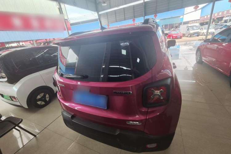 Used Jeep Renegade 2017 180T Automatic High-Energy Version Exterior 5