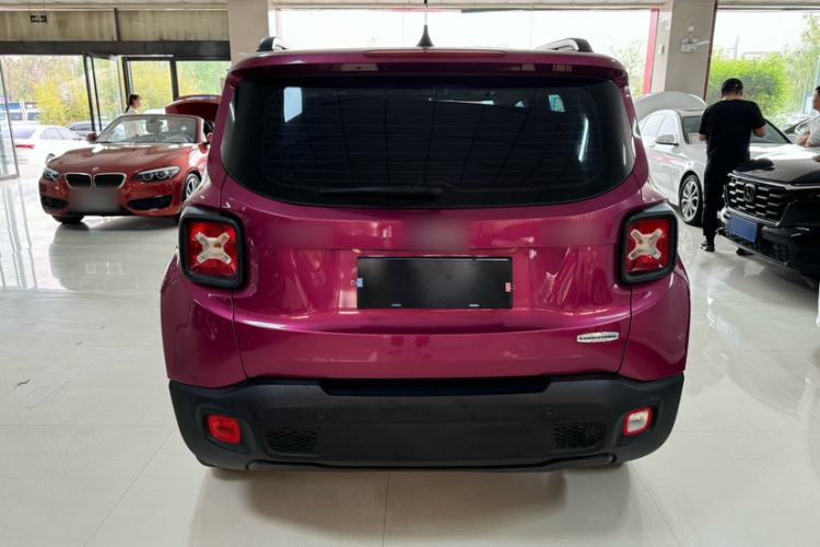 Used Jeep Renegade 2017 180T Automatic High-Energy Version Exterior 6