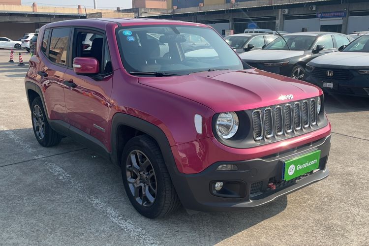 Used Jeep Renegade 2017 180T Automatic Kinetic Edition+ Front Right 45 Deg