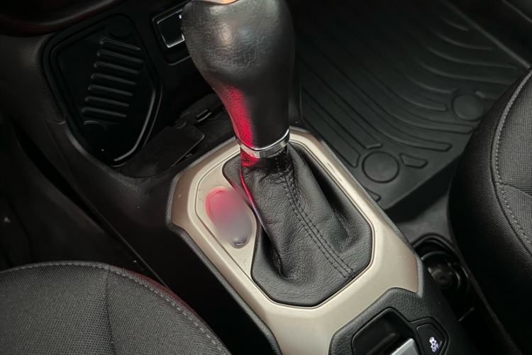 Used Jeep Renegade 2017 180T Automatic High-Energy Version Gear Lever