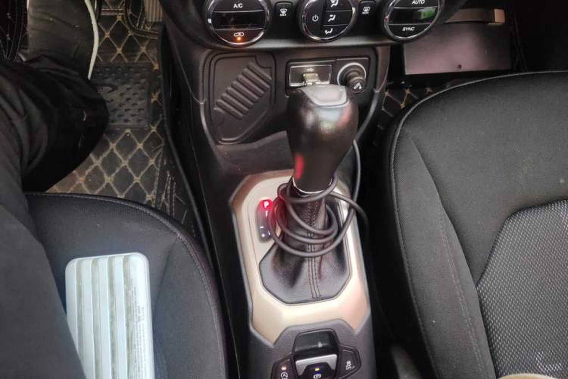 Used Jeep Renegade 2017 180T Automatic Jingneng Edition Gear Lever