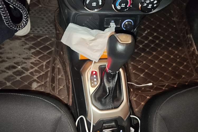 Used Jeep Renegade 2017 180T Automatic High-Energy Version Gear Lever