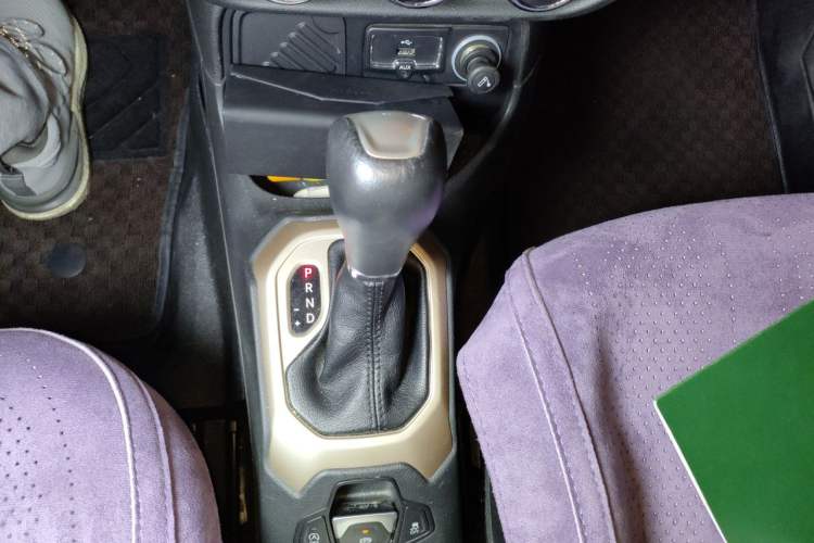 Used Jeep Renegade 2017 180T Automatic Kinetic Edition+ Gear Lever