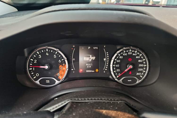 Used Jeep Renegade 2017 180T Automatic High-Energy Version Instrument Cluster