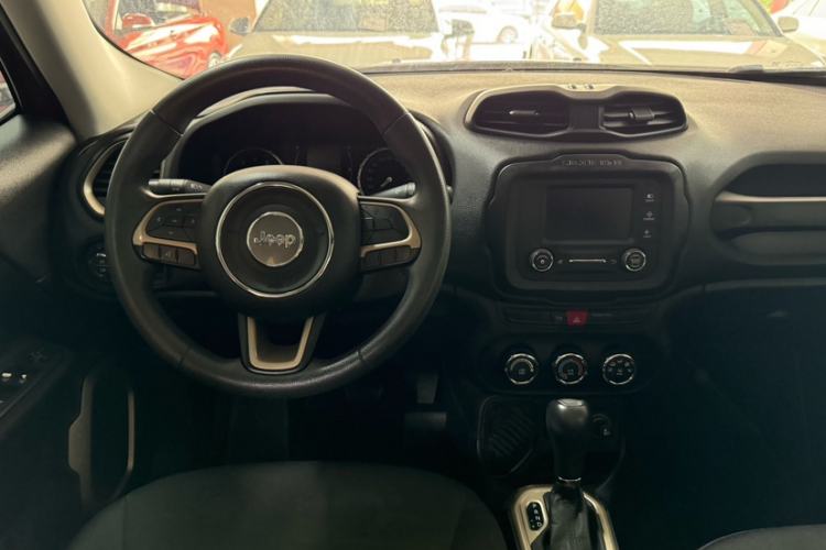 Used Jeep Renegade 2017 180T Automatic High-Energy Version Interior 1