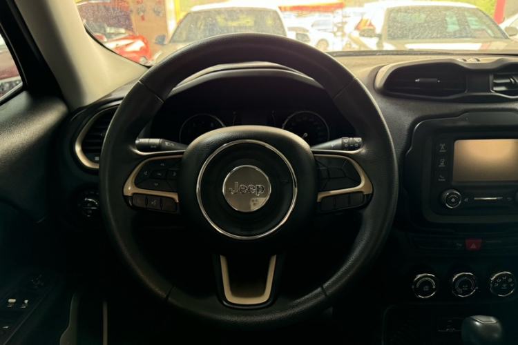 Used Jeep Renegade 2017 180T Automatic High-Energy Version Interior 12