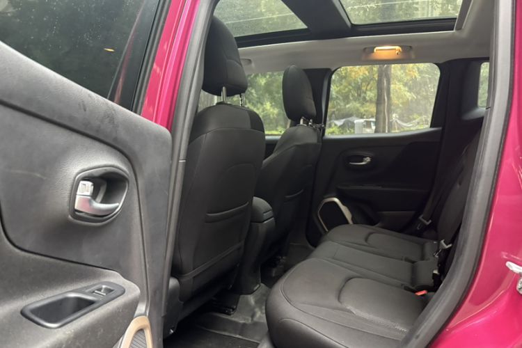 Used Jeep Renegade 2017 180T Automatic Jingneng Edition Interior 2