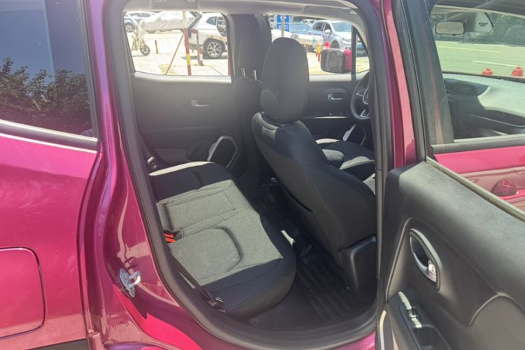 Used Jeep Renegade 2017 180T Automatic Jingneng Edition Interior 2