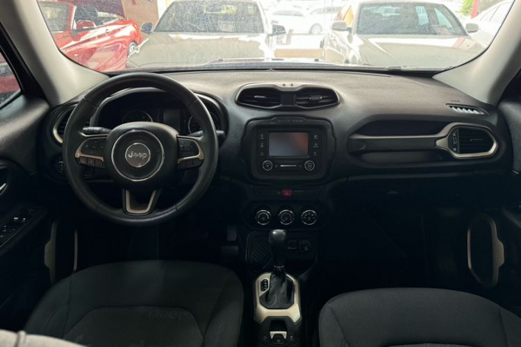 Used Jeep Renegade 2017 180T Automatic High-Energy Version Interior 2