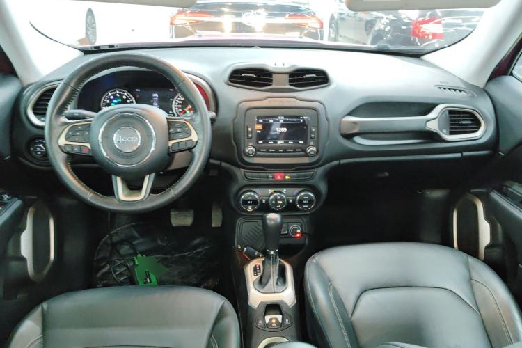 Used Jeep Renegade 2017 180T Automatic Smart Version Interior 2