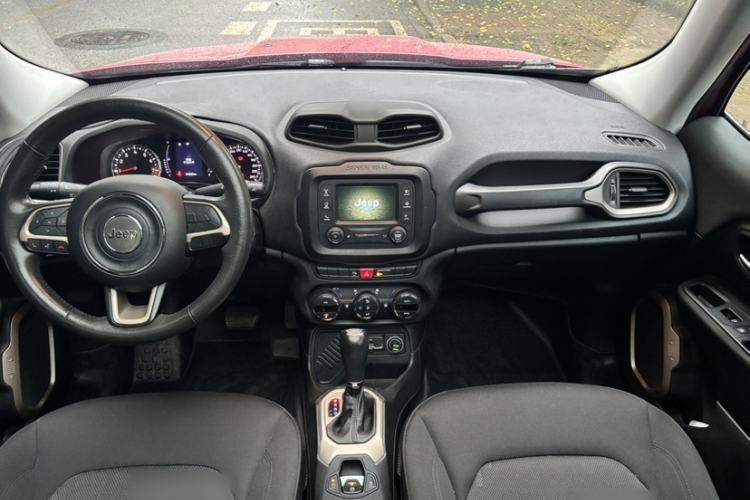 Used Jeep Renegade 2017 180T Automatic Jingneng Edition Interior 3