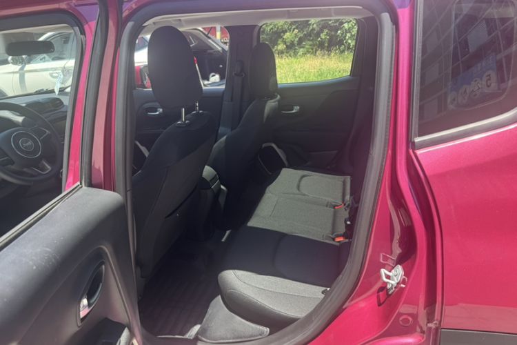 Used Jeep Renegade 2017 180T Automatic Jingneng Edition Interior 3