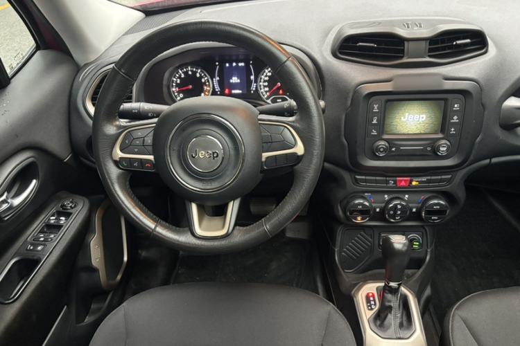 Used Jeep Renegade 2017 180T Automatic Jingneng Edition Interior 4