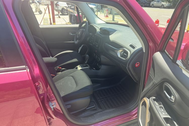 Used Jeep Renegade 2017 180T Automatic Jingneng Edition Interior 4