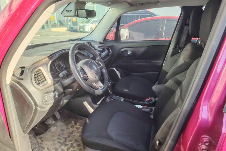 Used Jeep Renegade 2017 180T Automatic Jingneng Edition Interior 4