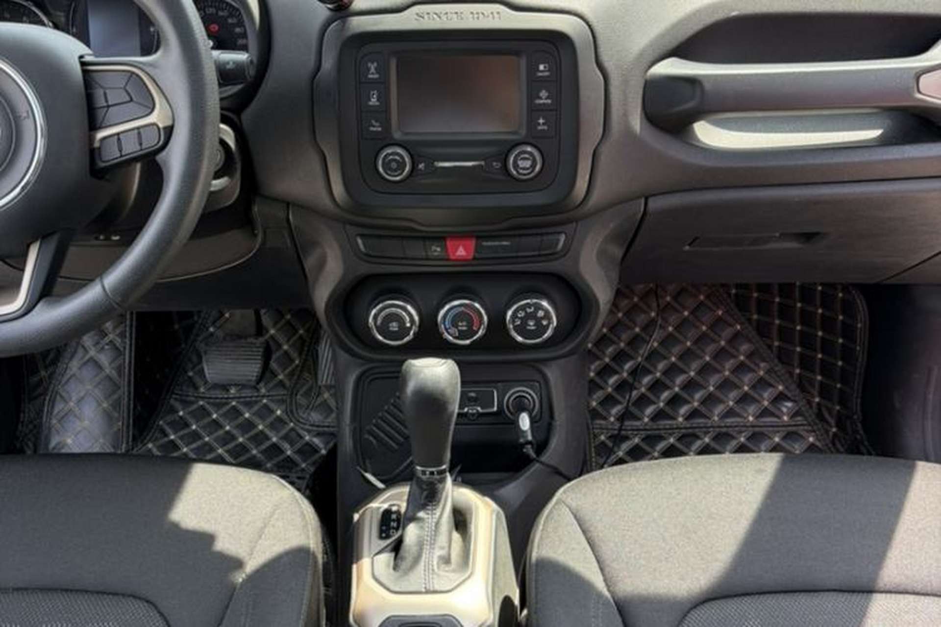 Used Jeep Renegade 2017 180T Automatic High-Energy Version Interior 5