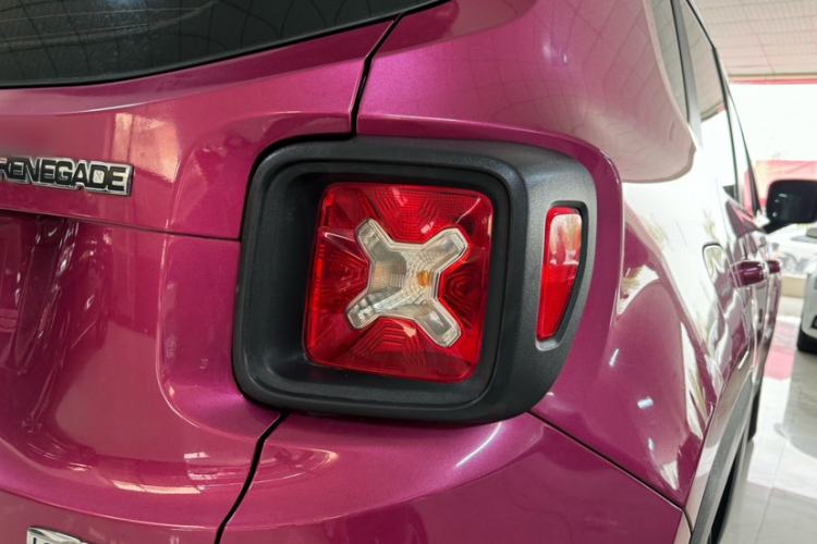 Used Jeep Renegade 2017 180T Automatic High-Energy Version Interior 6
