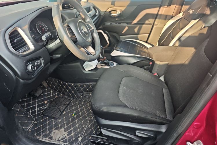 Used Jeep Renegade 2017 180T Automatic High-Energy Version Left Front Seat