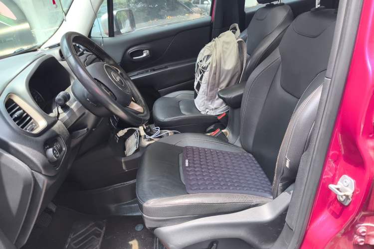 Used Jeep Renegade 2017 180T Automatic Smart Version Left Front Seat