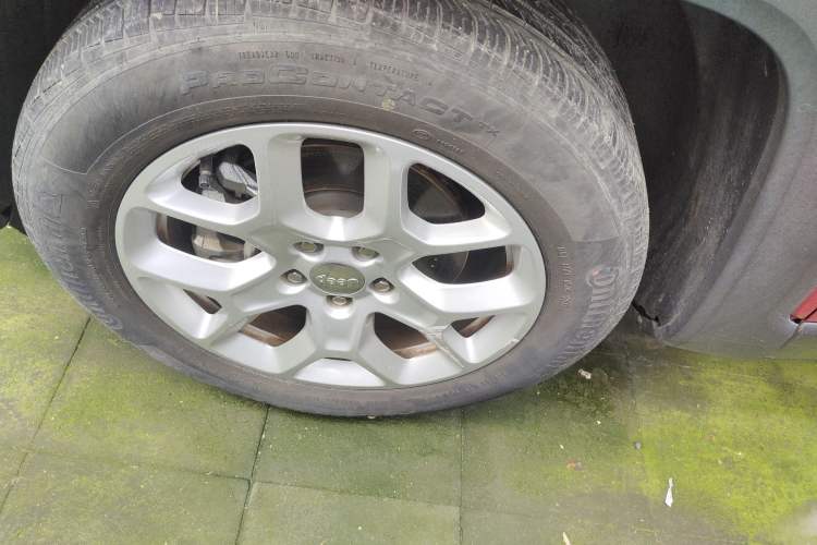 Used Jeep Renegade 2017 180T Automatic High-Energy Version Left Front Wheel Hub