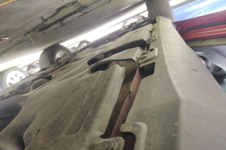 Used Jeep Renegade 2017 180T Automatic High-Energy Version Left Side Sill