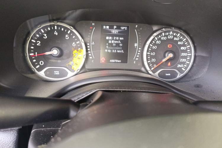 Used Jeep Renegade 2017 180T Automatic High-Energy Version Odometer Close Up