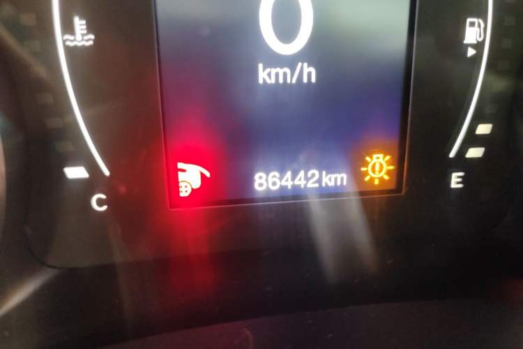 Used Jeep Renegade 2017 180T Automatic High-Energy Version Odometer Close Up