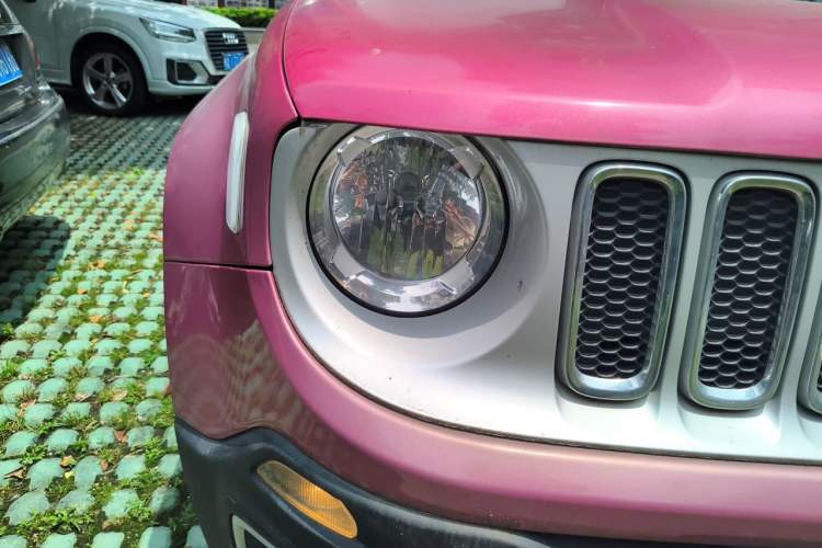 Used Jeep Renegade 2017 180T Automatic Smart Version Right Front Headlight