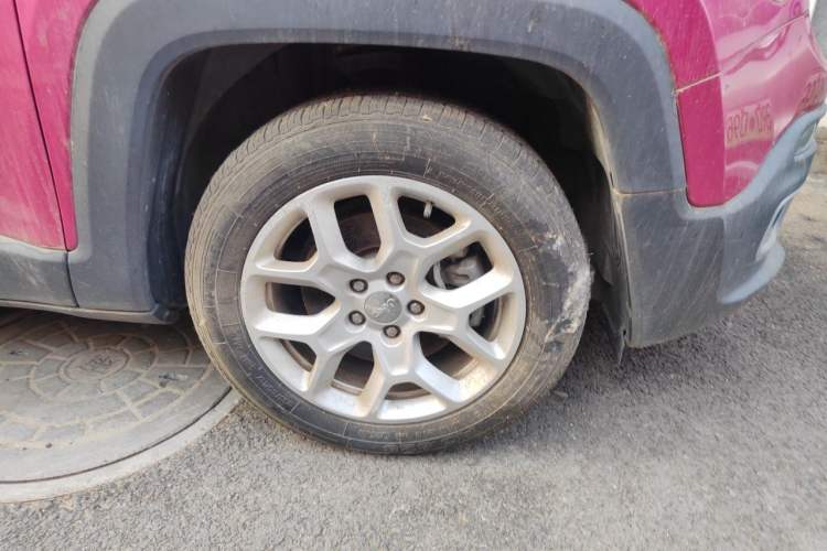 Used Jeep Renegade 2017 180T Automatic Jingneng Edition Right Front Wheel Hub