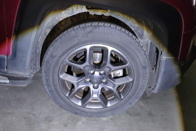 Used Jeep Renegade 2017 180T Automatic Kinetic Edition+ Right Front Wheel Hub