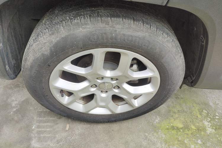 Used Jeep Renegade 2017 180T Automatic High-Energy Version Right Rear Wheel Hub