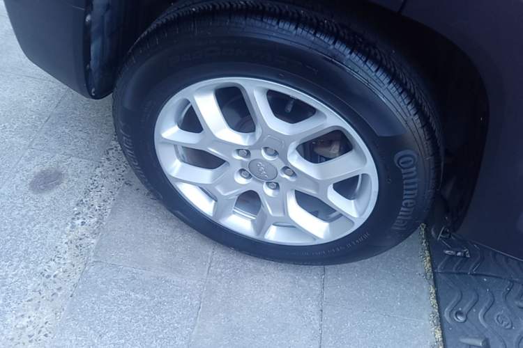 Used Jeep Renegade 2017 180T Automatic Jingneng Edition Right Rear Wheel Hub
