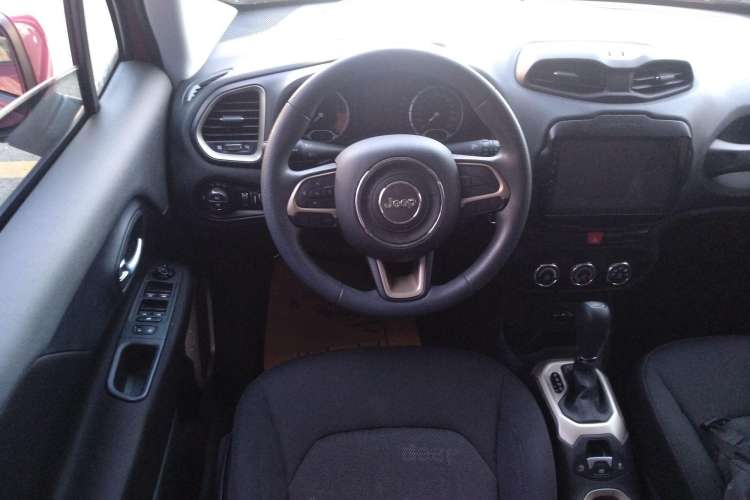 Used Jeep Renegade 2017 180T Automatic Kinetic Edition+ Steering Wheel