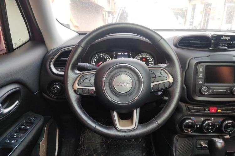 Used Jeep Renegade 2017 180T Automatic Jingneng Edition Steering Wheel