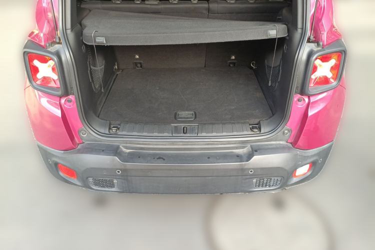Used Jeep Renegade 2017 180T Automatic High-Energy Version Trunk
