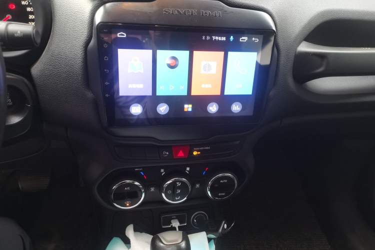 Used Jeep Renegade 2017 180T Automatic Jingneng Edition Audio And AC Panel