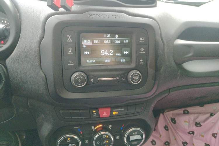 Used Jeep Renegade 2017 180T Automatic Jingneng Edition Audio And AC Panel
