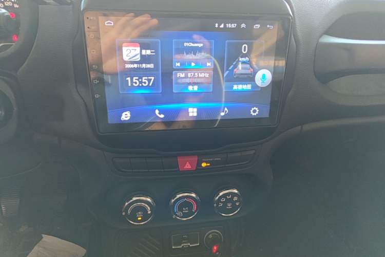 Used Jeep Renegade 2017 180T Manual Kinetic Edition Audio And AC Panel